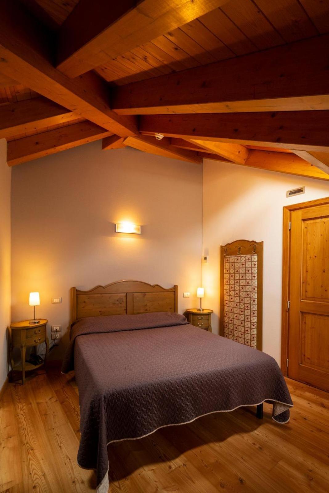 Albergo Parigi Arsie Exteriér fotografie